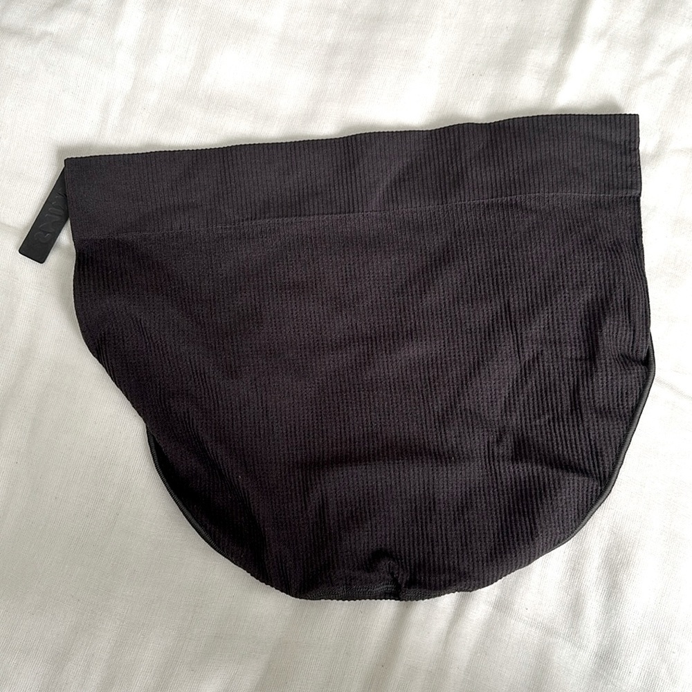 SKIMS Stretch Rib Brief - Picture 3 of 5